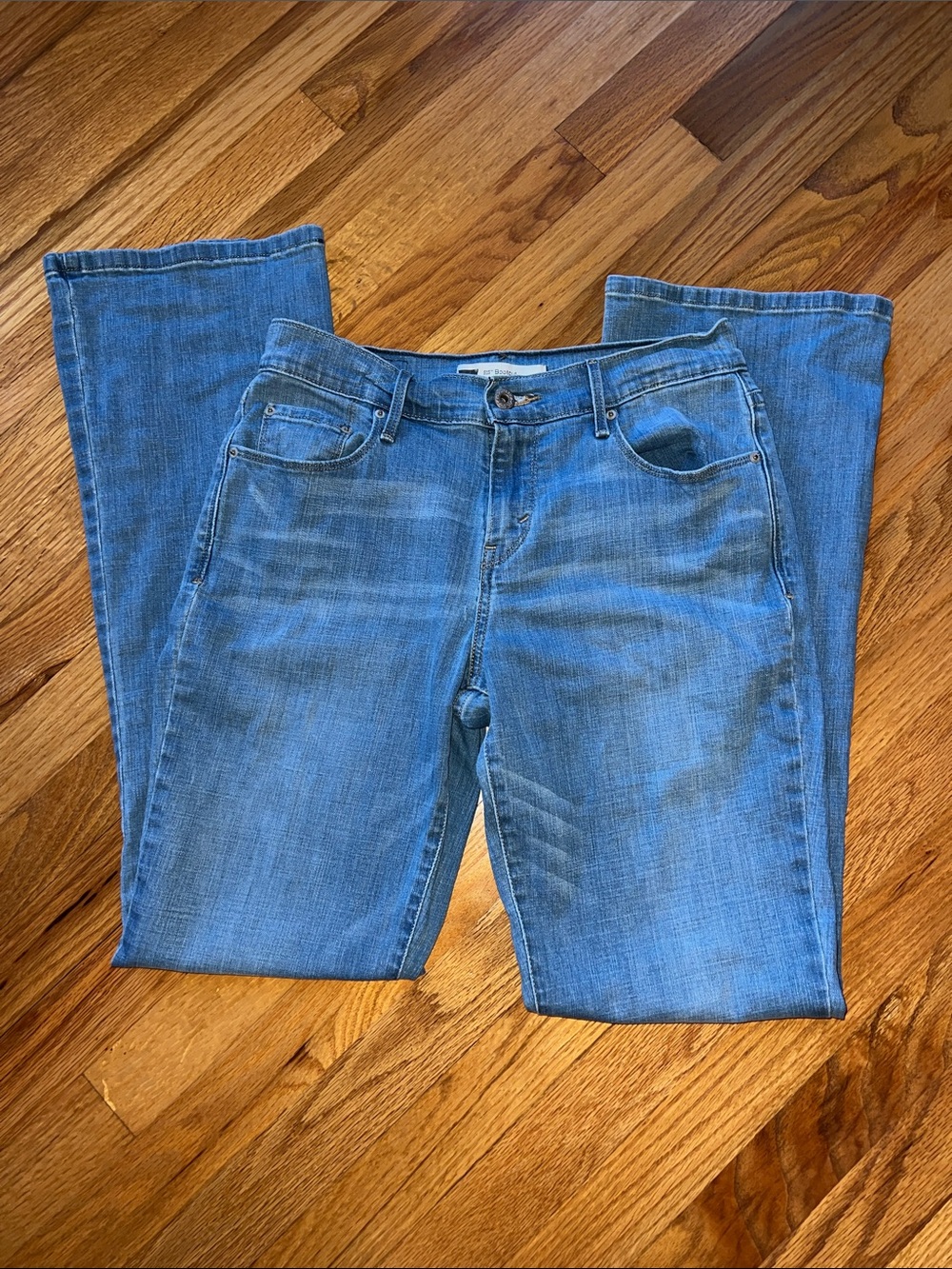 Levi's Women's Boot-Cut Jeans in Medium Blue Wash